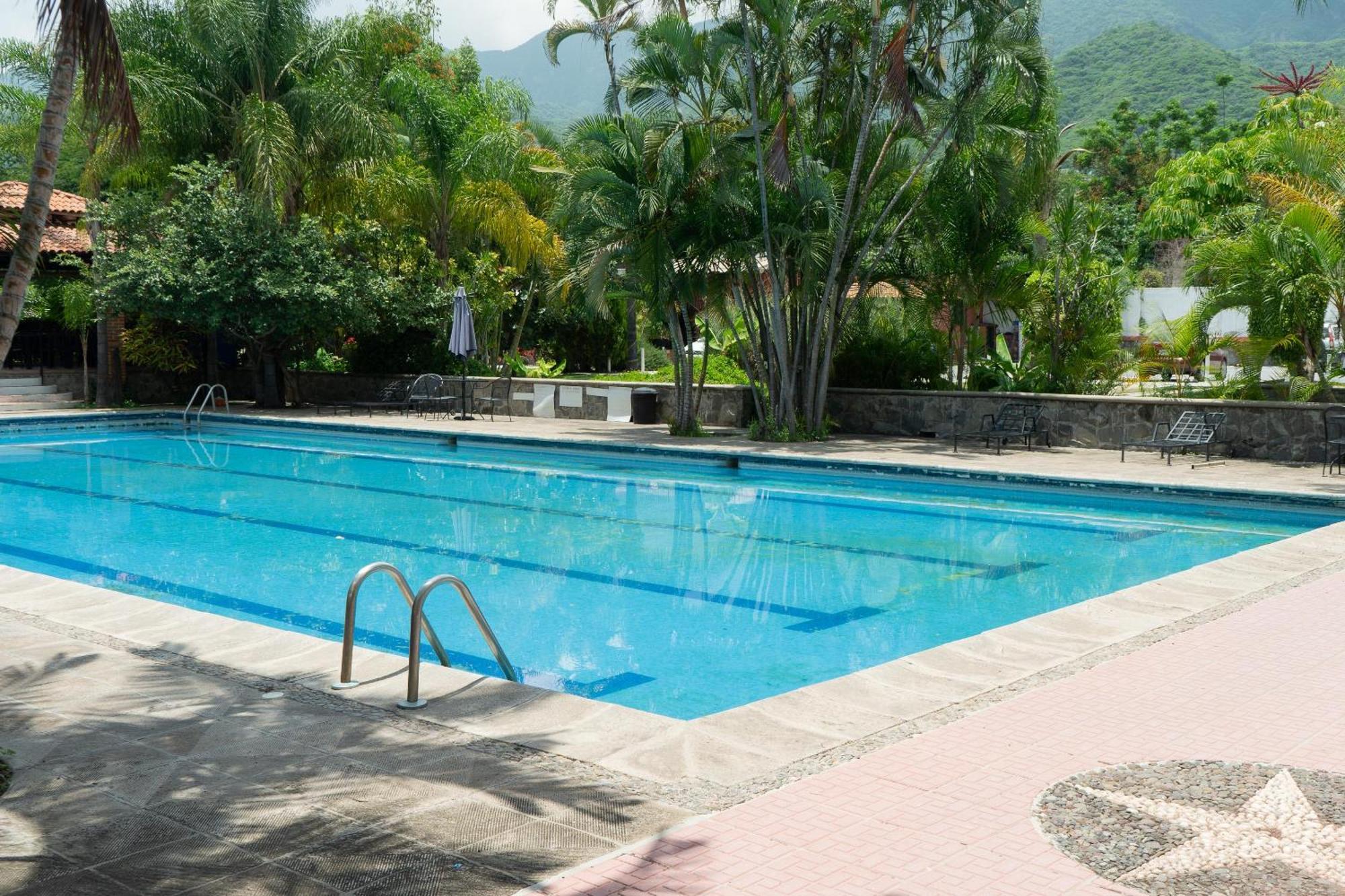 Capital O La Joya Del Lago Ajijic Exteriér fotografie